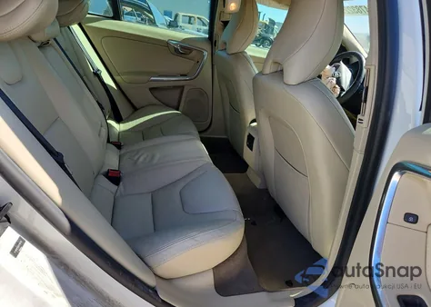 2013 Volvo S60 T5 z USA, uszkodzony, nr VIN YV1612FS0D1216730